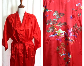 Vintage 60s 70s Robe, 1970s Red Dressing Gown,  1960s Satin Robe ,  &#39; Honey Bee &#39; Satin Robe, Red Oriental Embroidered Kimono, Size L