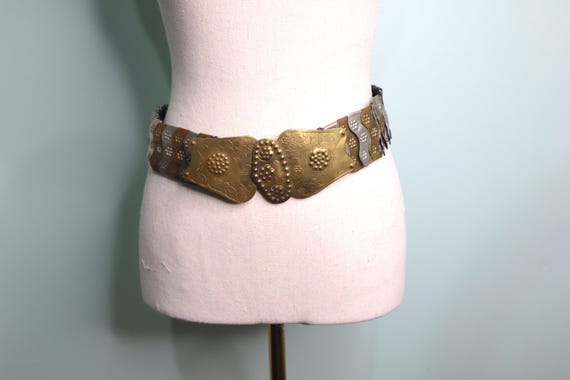Vintage 1980s Hammered Gold Brass Belt: Metal Scale Boho  display picture 1