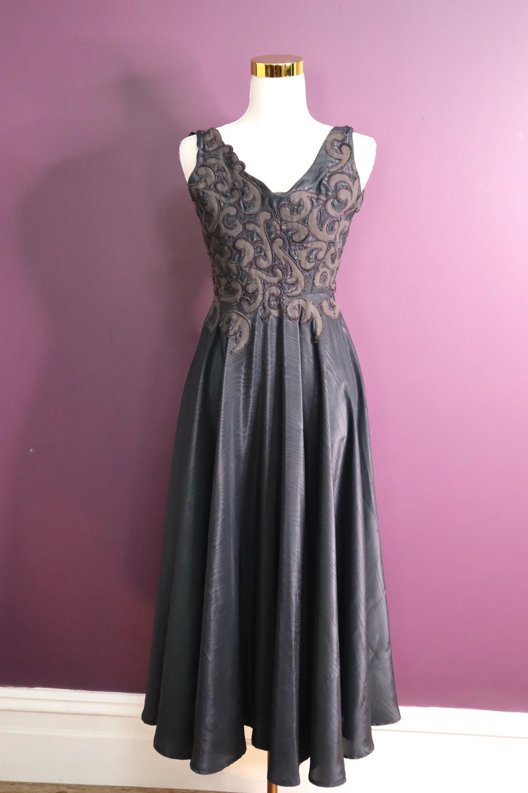 Vintage 1950s Black Cocktail Dress, 1950s Midi Dress, Taffeta Dress, 60s ldress,  Flocked Applique Dress, 50s Full Skirt Swing Dress/ Xs/S