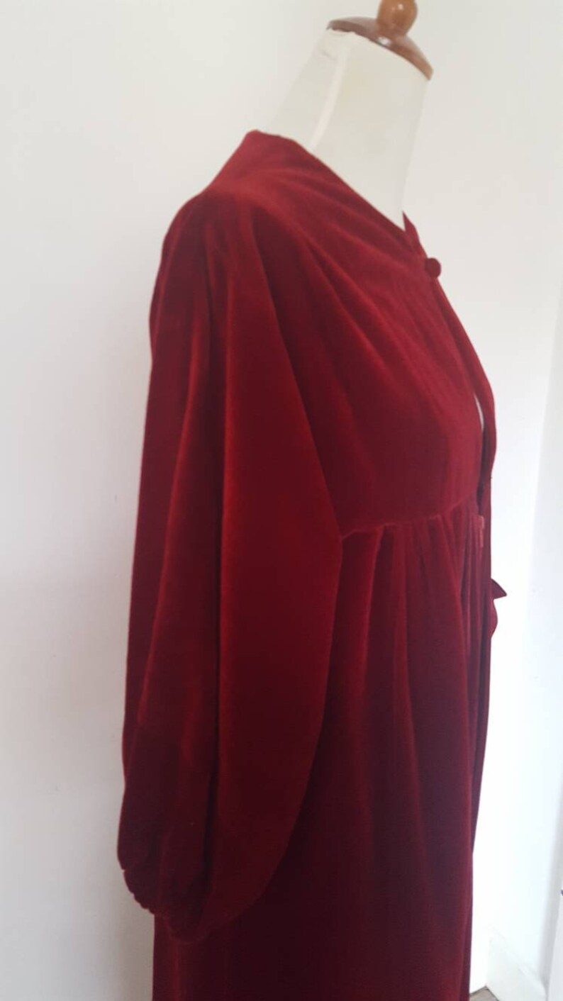 Vintage 1960s 1970s Maroon Red Velvet Robe Dressing Gown Sleepwear Winter Valentines Day