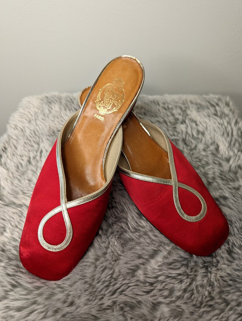 Vintage 1950s 1960s Heels, 1960s ' CHEZ SOI ' Paris Heels ,French Red Satin & Gold Mules , Vintage red shoes, image 3