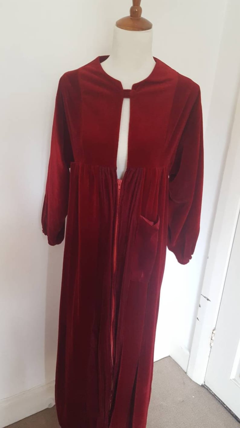 Vintage 1960s 1970s Maroon Red Velvet Robe Dressing Gown Sleepwear Winter Valentines Day