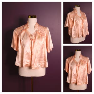 トップス 1930's Baby pink satin bed jacket Vintage 1930s Silk Satin Bed Jacket: Pink Lace Trim, Size S