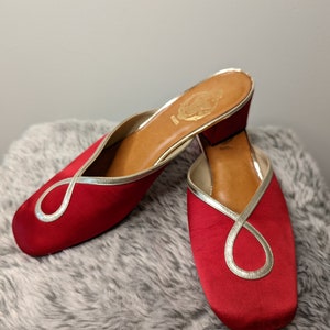 Vintage 1950s 1960s Heels, 1960s ' CHEZ SOI ' Paris Heels ,French Red Satin & Gold Mules , Vintage red shoes, image 8
