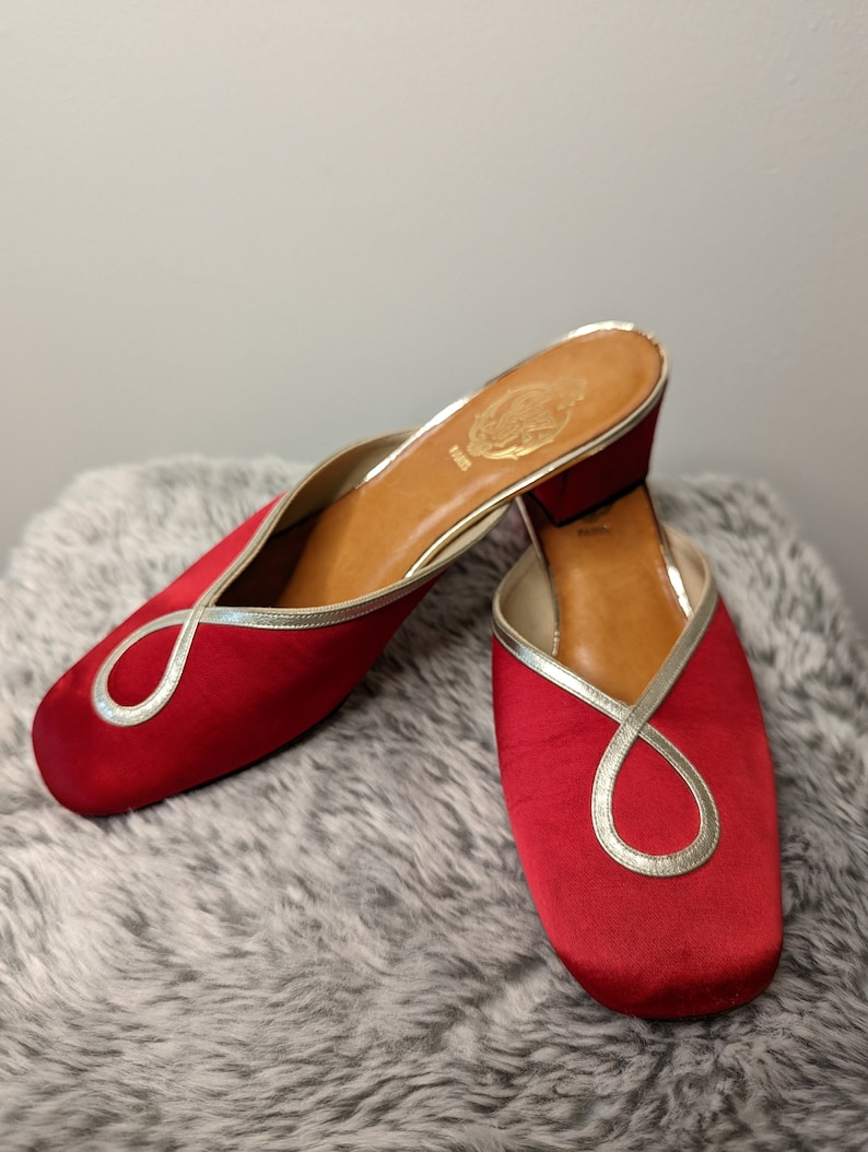 Vintage 1950s 1960s Heels, 1960s ' CHEZ SOI ' Paris Heels ,French Red Satin & Gold Mules , Vintage red shoes, image 8