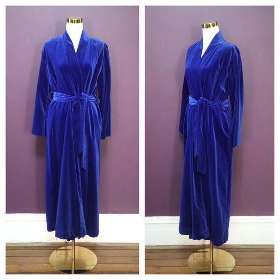 Vintage 1960s Blue Velvet Dressing Gown: Vintage 'Ralston' Robe (Size S-M)