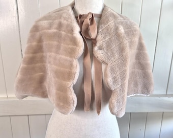 Vintage 1950s 1960s Dusty Pink Faux Fur Scolloped Edges stole Winter Wrap - One Size