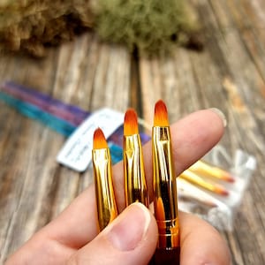 3 Rounded Flat Brushes For Painting And Polymer Clay
