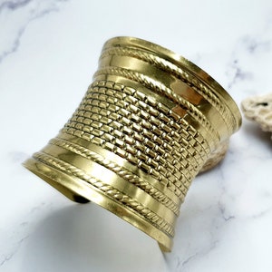 Metal Base, Bricks-n-ropes Pattern, Aged Bronze Color