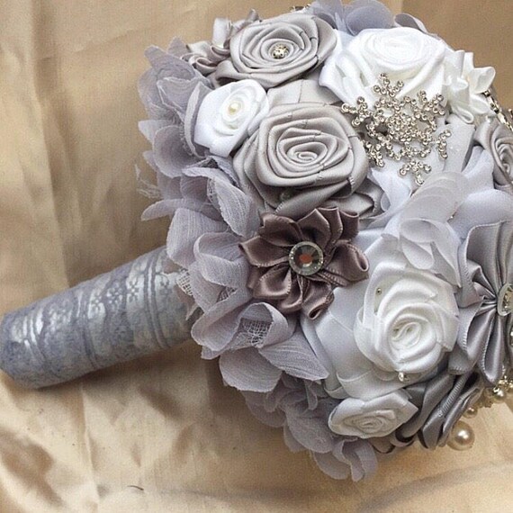 Satin De Mariée Bouquet Fleur En Satin Broche Bouquet Mariage Demoiselle Dhonneur Mariée Réalisé Sur Commande