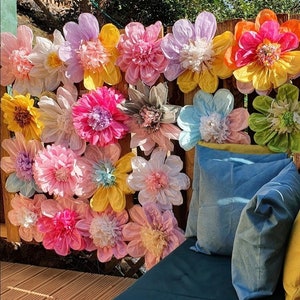 Decorazioni con fiori di carta velina, narcisi, girasoli, fondali da parete con fiori, feste di compleanno per bambine, matrimoni, baby shower, feste in giardino,