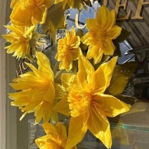 Pasqua narciso primavera fiori di carta sfondo festa matrimonio compleanno, decorazioni vetrina