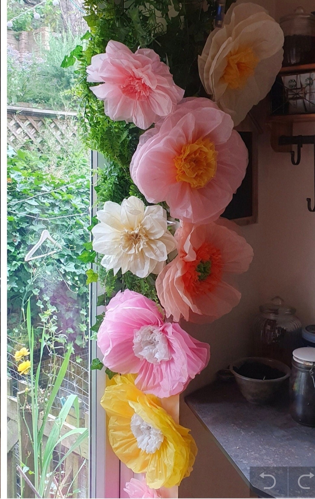 Ventagli Di Carta Decorativi HTWCOME | Fiori Arancioni, Bianchi, Gialli | 9 Pezzi Per Feste E Matrimoni - 2
