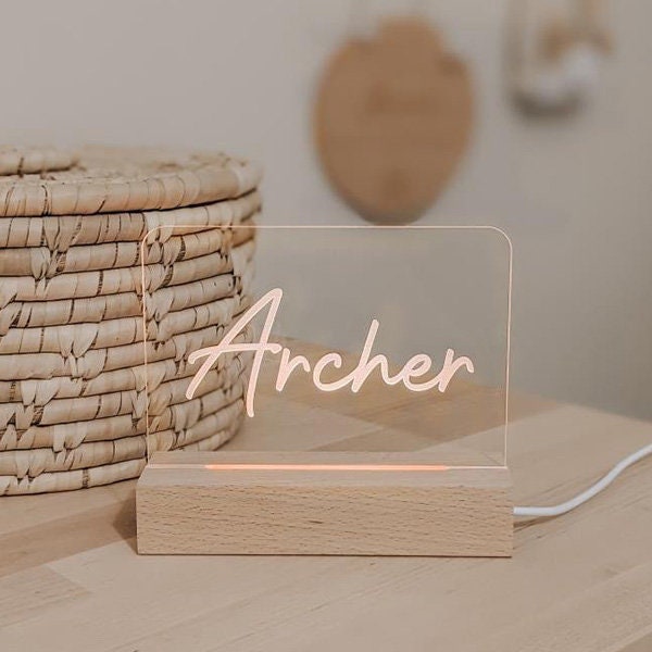 Luce notturna classica personalizzata – Luce notturna a LED con nome personalizzato – Decorazione senza tempo per la cameretta dei bambini – Regalo per baby shower – Lampada notturna a luce soffusa