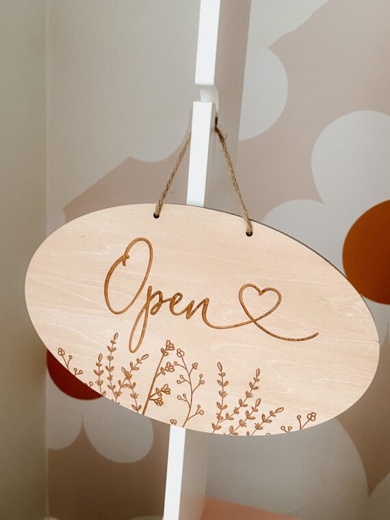 Open & Closed Floral Sign – Rustic Door Sign | Handcrafted