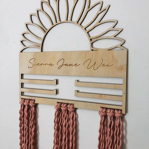 Sunflower Bow Macramé Holder – Baby Headband Organizer | Nursery Wall Decor | Boho Kids Room Accessory | Handmade Bow Storage