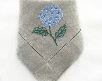 Embroidered Linen Napkins.  Cloth Dinner Napkin.  Embroidered Hydrangea Napkins.