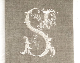 Monogram Tea Towel, Guest Towel, Hand Towel.  Embroidered on Linen.  Personalized gift.  Hostess Gift.  Single Letter Monogram.