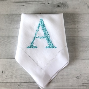 Embroidered Linen Dinner Napkins.  Custom Monogrammed Cloth Dinner Napkins.  Floral Monogram.