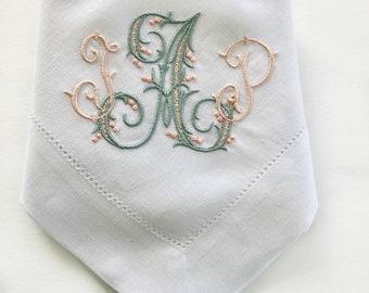 Servilletas personalizadas.  Monograma Servilletas de tela bordadas.  Ropa de mesa fina.  Comidas navideñas.  Servilletas de tela. Regalo de bodas.  Personalizada.