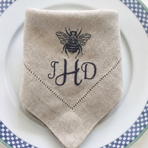 Monogrammed Napkins / Cloth Napkins / Dinner Napkins / Linen Napkins / Table Linens / Personalized napkins / Wedding Gift / Hostess Gift