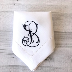 Monogrammed Napkins / Cloth Napkins / Dinner Napkins / Linen Napkins / Table Linens / Personalized napkins / Wedding Gift / Hostess Gift