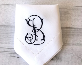 Monogrammed Napkins / Cloth Napkins / Dinner Napkins / Linen Napkins / Table Linens / Personalized napkins / Wedding Gift / Hostess Gift