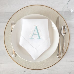 Monogrammed Napkins / Cloth Napkins / Dinner Napkins / Linen Napkins / Table Linens / Personalized napkins / Wedding Gift / Hostess Gift