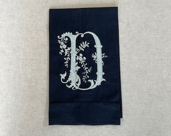 Personalized Tea Towel, Guest, Hand Towel.  Embroidered on Linen.  Personalized gift.  Hostess Gift.  Single Letter Monogram.  Fine Linens.