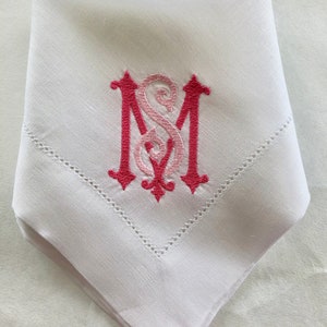 Monogrammed Napkins / Cloth Napkins / Dinner Napkins / Linen Napkins / Table Linens / Personalized napkins / Wedding Gift / Hostess Gift
