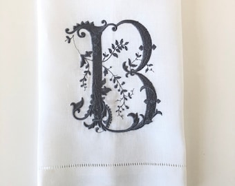 Personalized Tea Towel, Guest, Hand Towel.  Embroidered on Linen.  Personalized gift.  Hostess Gift.  Single Letter Monogram.  Fine Linens.