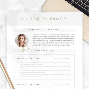 Modelo de currículo ouro para Microsoft Word | 'Folha de ouro' | Currículo de 2 páginas com foto + carta de apresentação, referências e conjunto de ícones | Curriculum vitae