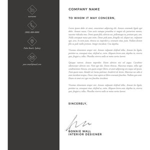 K&ouml;nnte beinhalten: Eine schwarz-wei&szlig;e Visitenkarte mit dem Text "CONTACT" oben. Die Karte enth&auml;lt eine Telefonnummer, eine E-Mail-Adresse und Social-Media-Symbole. Die Karte enth&auml;lt auch den Text "COMPANY NAME" und "TO WHOM IT MAY CONCERN." Die Karte ist signiert mit "BONNIE WALL INTERIOR DESIGNER" und enth&auml;lt die Initialen "B.W."