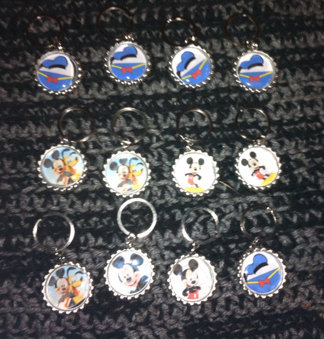 12 Assorted Donald Duck & Mickey Mouse Bottle Cap Keychains Great FE ...
