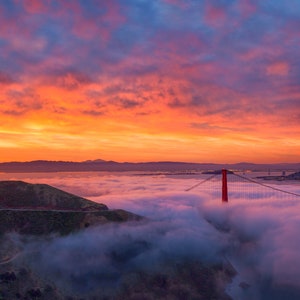 San Francisco Art - Photo of the Golden Gate Bridge with Fog at Sunrise over San Fran Bay - Home Wall Print Decoration for the Travel Fan