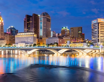 Columbus Ohio Skyline Photo: Scioto River, Buckeye State Art Print