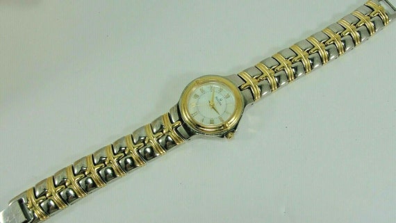 BULOVA LADIES WATCH: Vintage Estate Bulova Quartz… - image 3