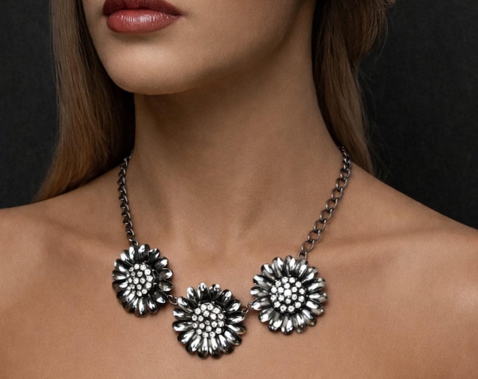 Gunmetal Flower Statement Necklace – Crystal Daisy  Vintage Style Rhinestone Necklace
