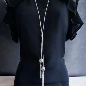 Collier de style lariat noué de ton argent de 34 pouces de long avec perles en argent tibétain et détail de pompon en chaîne image 3