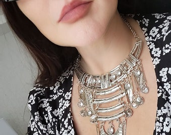 Vintage silver tone & diamante tribal design statement Bib, collar choker style statement necklace - 16" Adjustable size