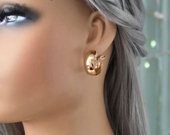 1 pair small - wide clip on hoop earrings - 1" - 2.5cm Gold or silver tone hoop earrings for non pierced ears, ear clips - lightweight clips