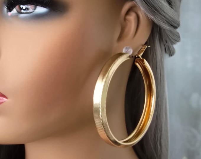 1 pair gold tone CLIP ON hoop earrings - 2.75" big chunky wide patterned hoop earrings - big chunky thick square open tube patterned hoops