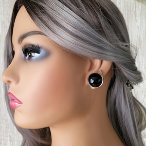 1 paar 0,75&quot; - 2 cm zwart of wit & zilverkleurige CLIP ON stud oorbellen - Clip on voor niet-doorboorde oren, Retro knoopstijl stud oorbellen