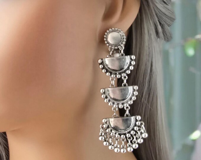 1 pair  silver tone CLIP ON drop earrings - 3.5 vintage silver tone Indian inspired layered drop earrings - clipon or pierced options