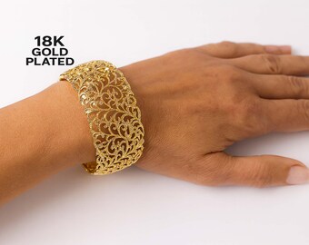 Elegant 18K Gold Plated Filigree Hinged Bangle Bracelet – Vintage-Inspired Wide Cuff, Intricate Design, Statement Gold Bangle, Gift for Her