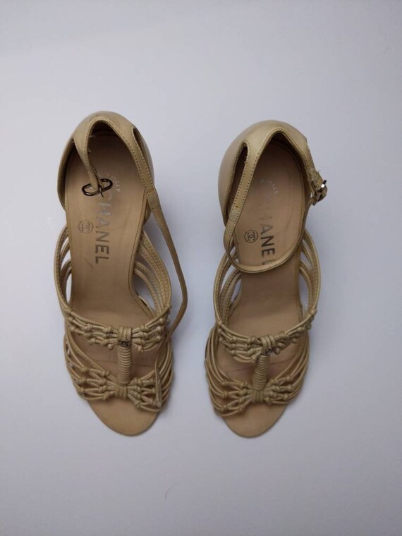 Size 37 CHANEL Authentic 90s tan leather Strappy … - image 4