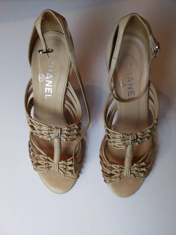 Size 37 CHANEL Authentic 90s tan leather Strappy … - image 3