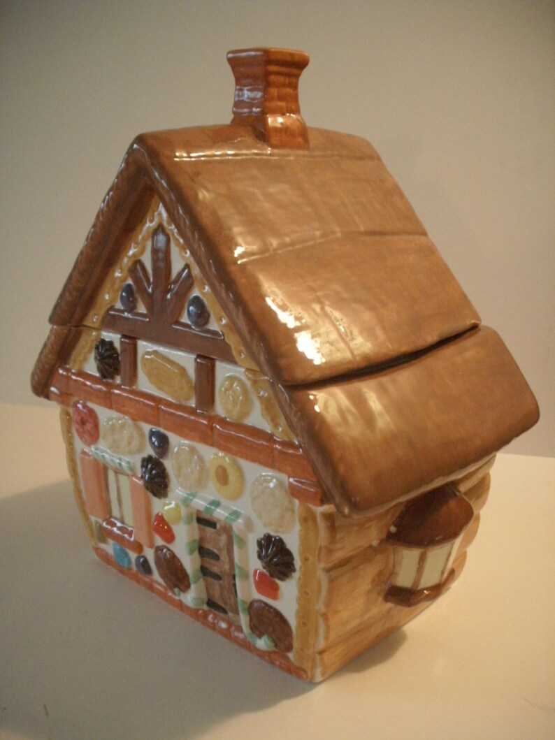 gingerbread house cookie jar