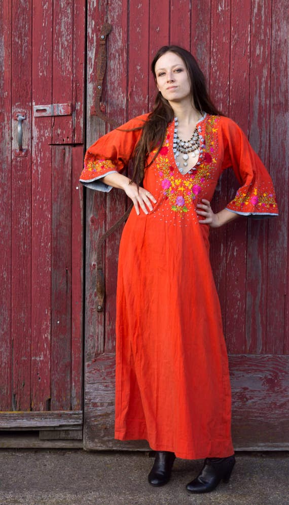 Amazing Folk Dress, Vintage Embroidered Floral Ora