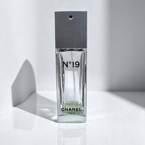 Vtg Perfume READ Chanel no 19 10% Full 3.3 fl oz 100 ml Eau De Toilette